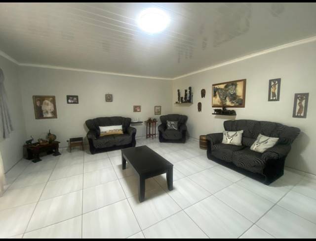 5 BEDROOM HOUSE FOR SALE IN MULLERSTUINE